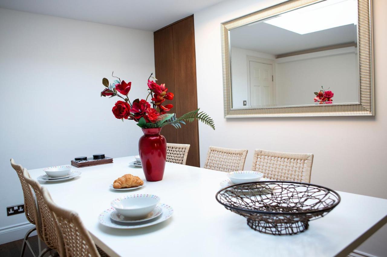 Apt 3, Trafalgar Sq Duplex, 3Rd & 4Th Floor By Indigo Flats London Exterior photo