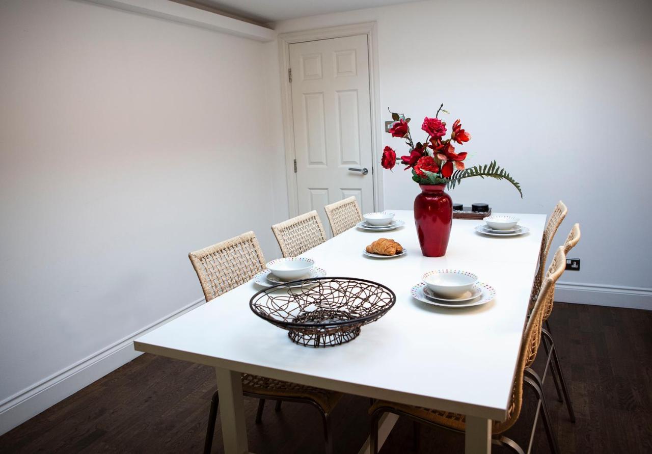 Apt 3, Trafalgar Sq Duplex, 3Rd & 4Th Floor By Indigo Flats London Exterior photo